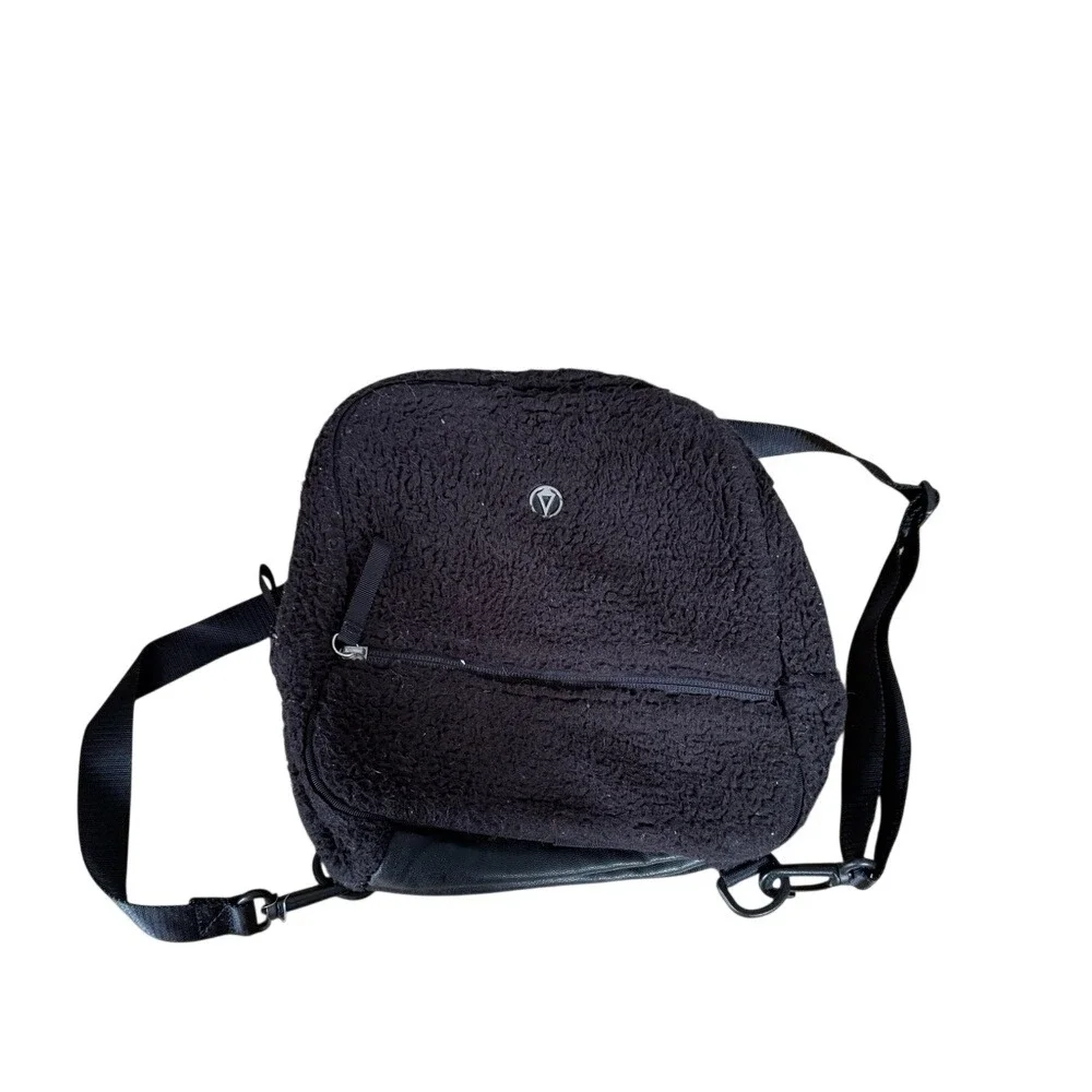 Ivivaa black Sherpa‎ backpack